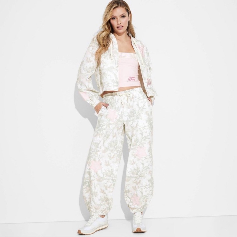 Megan Moroney Camo Sweatpants M NWT